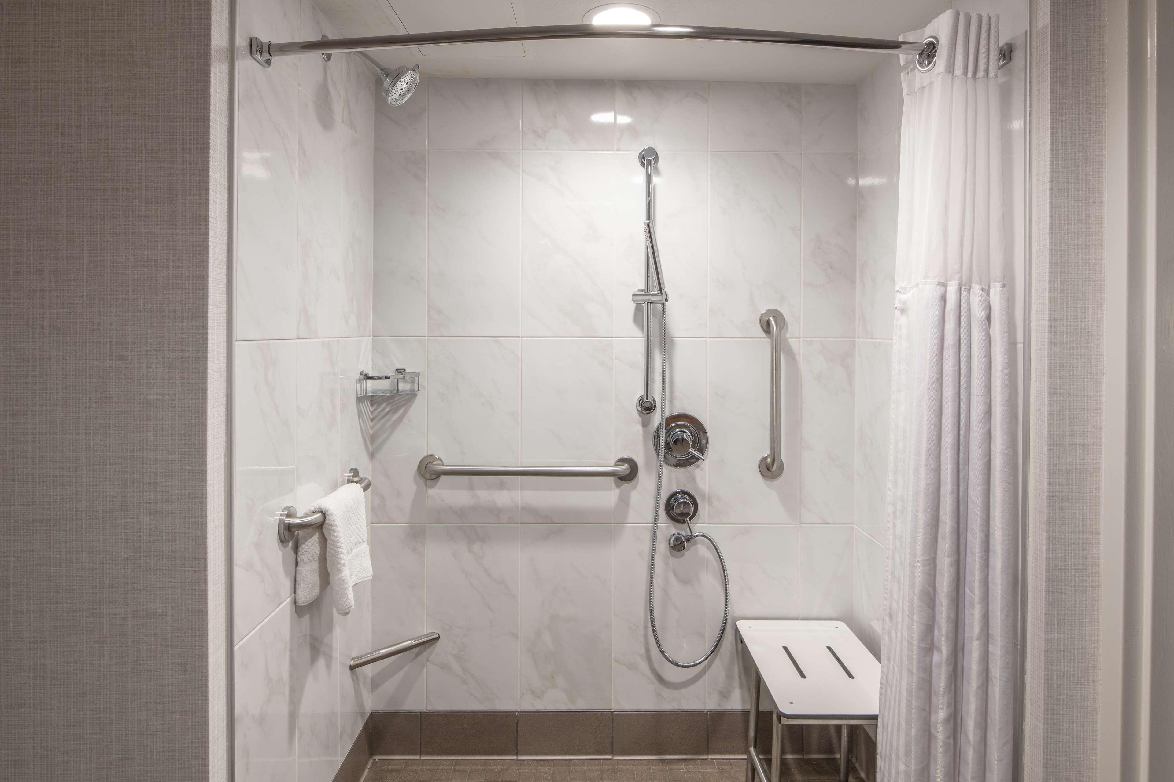 Doubletree By Hilton Dallas-farmers Branch 4*