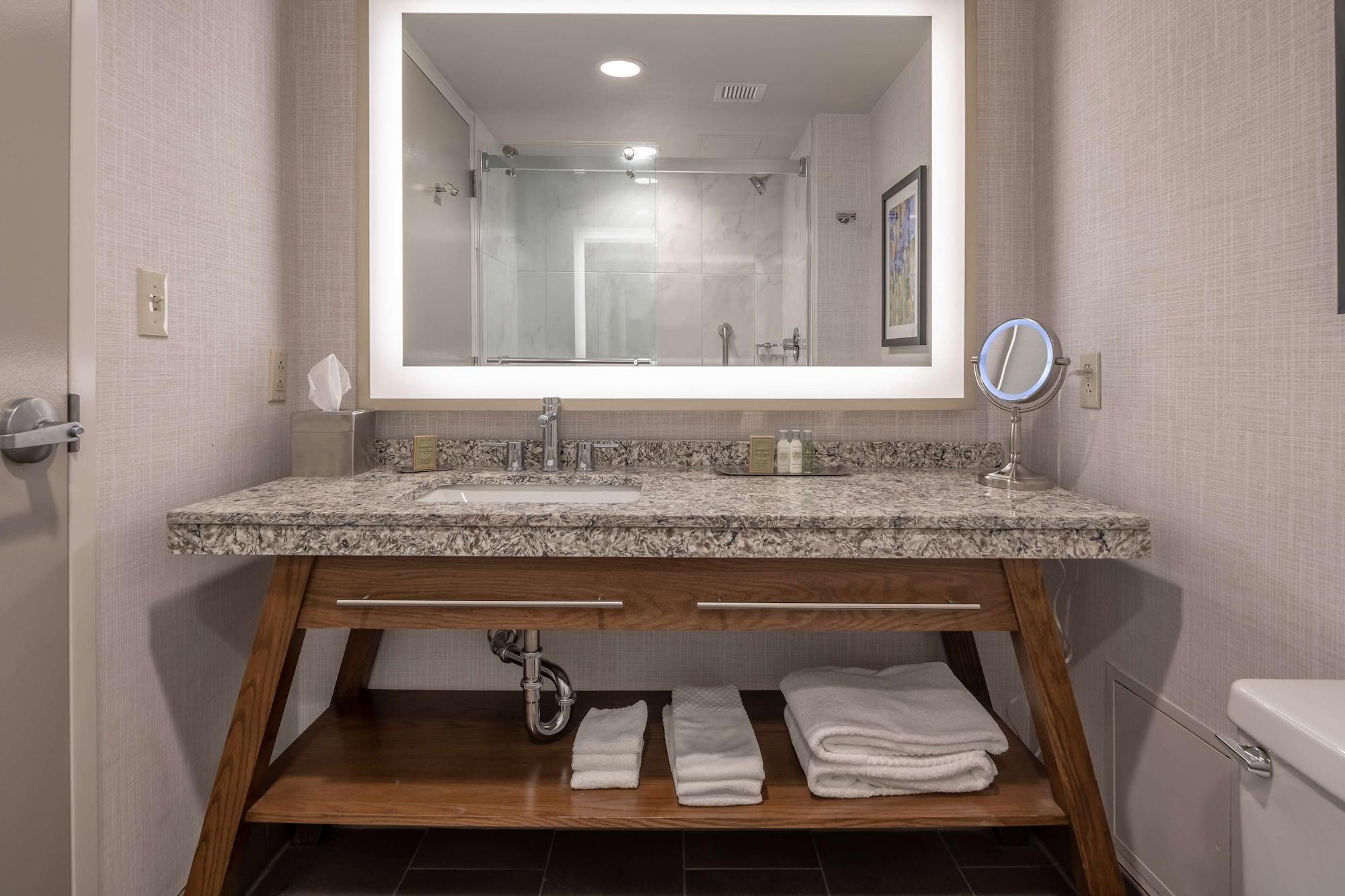 Doubletree By Hilton Dallas-farmers Branch Hotel 4*