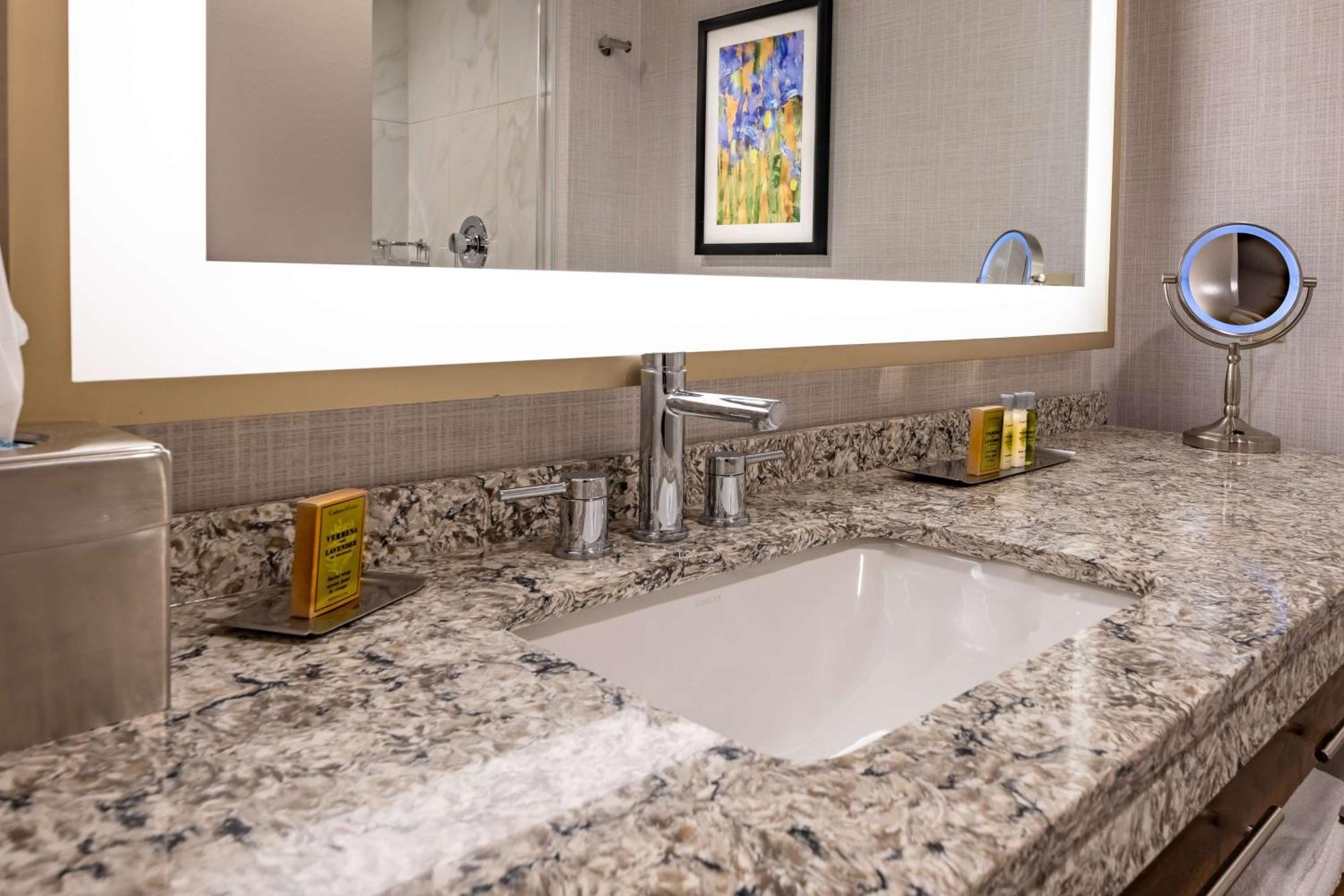 Doubletree By Hilton Dallas-farmers Branch Hotel 4*